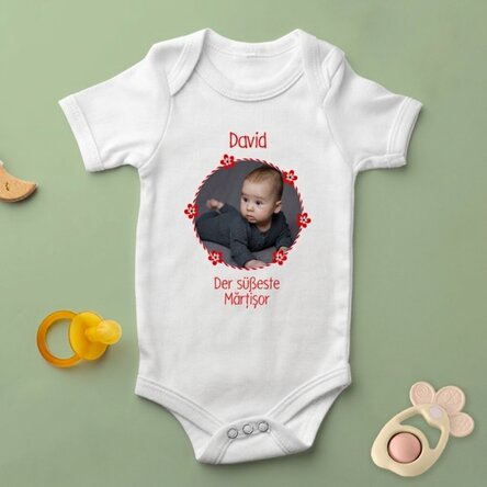 Personalisierter Baby-Body mit Foto und Text