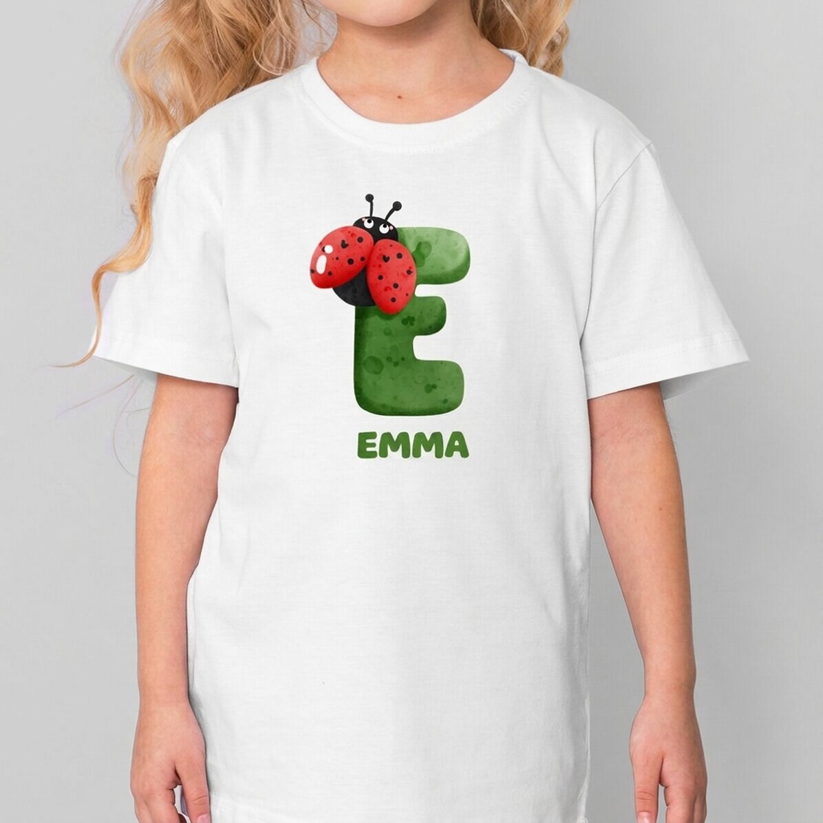 Baumwoll-T-Shirt für Kinder, individuell gestaltet mit Initiale und Vornamen – Buburuze
