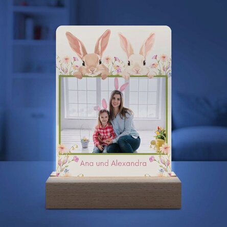 Individuell gestaltete LED-Nachtlampe mit Foto und Text – Hasen