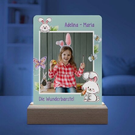 Individuell gestaltete LED-Nachtlampe mit Foto und Text – Hase