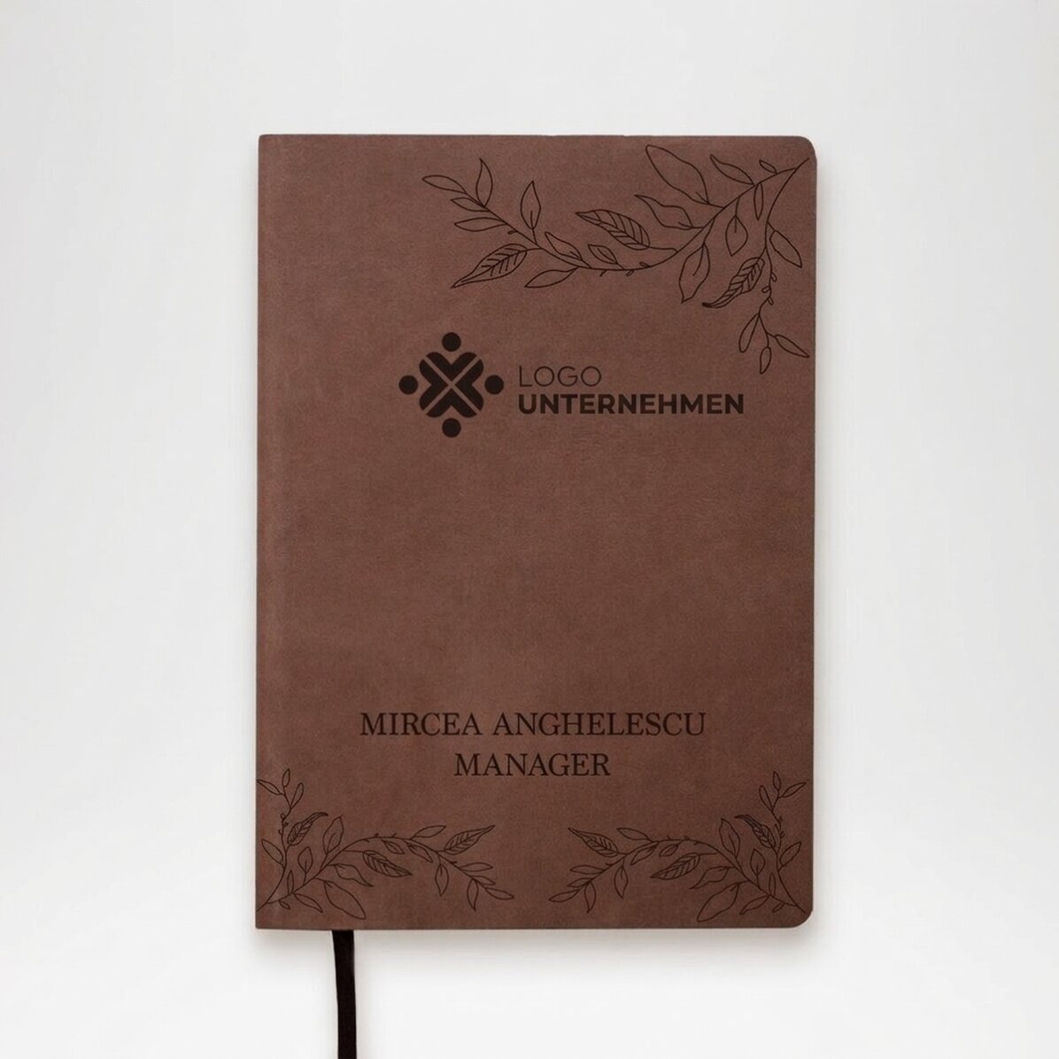 Personalisierter Lederkalender mit Logo in der Mitte und einer Botschaft