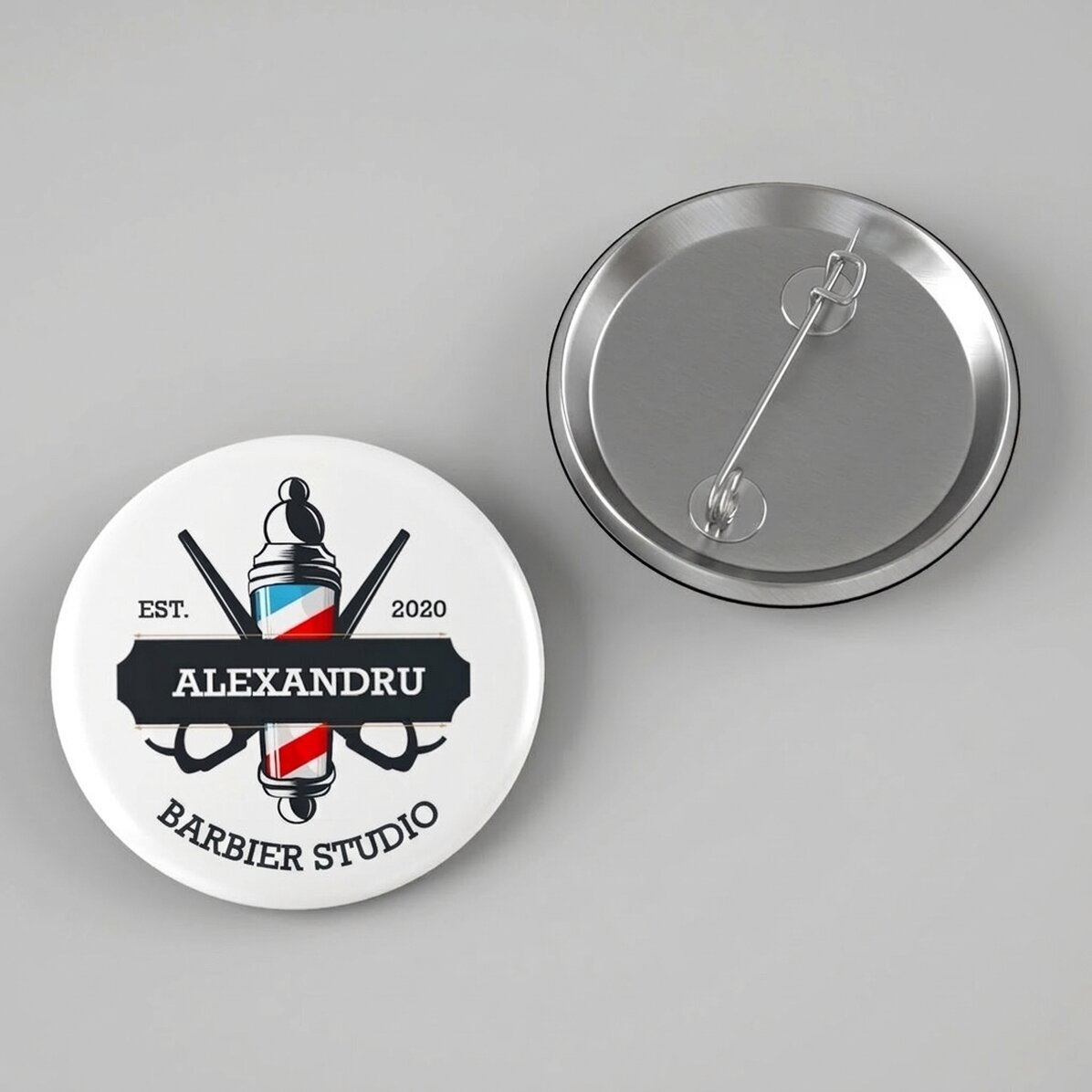 Personalisiertes Button mit Botschaft – Friseur