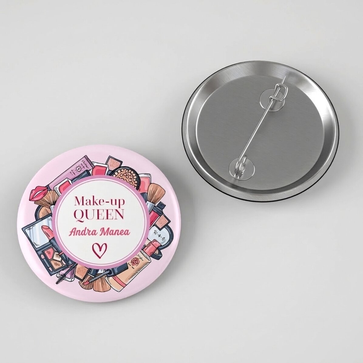 Personalisiertes Button mit Botschaft – Make-up-Künstler