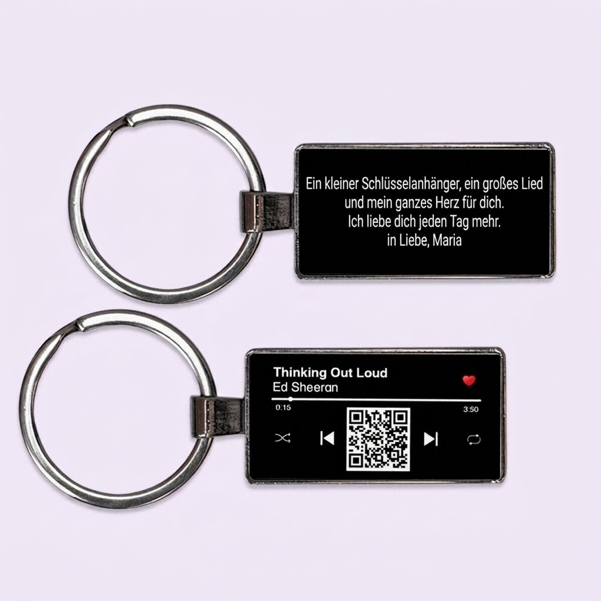 Personalisierter Schlüsselanhänger mit Text und QR-Code – Unser Lied