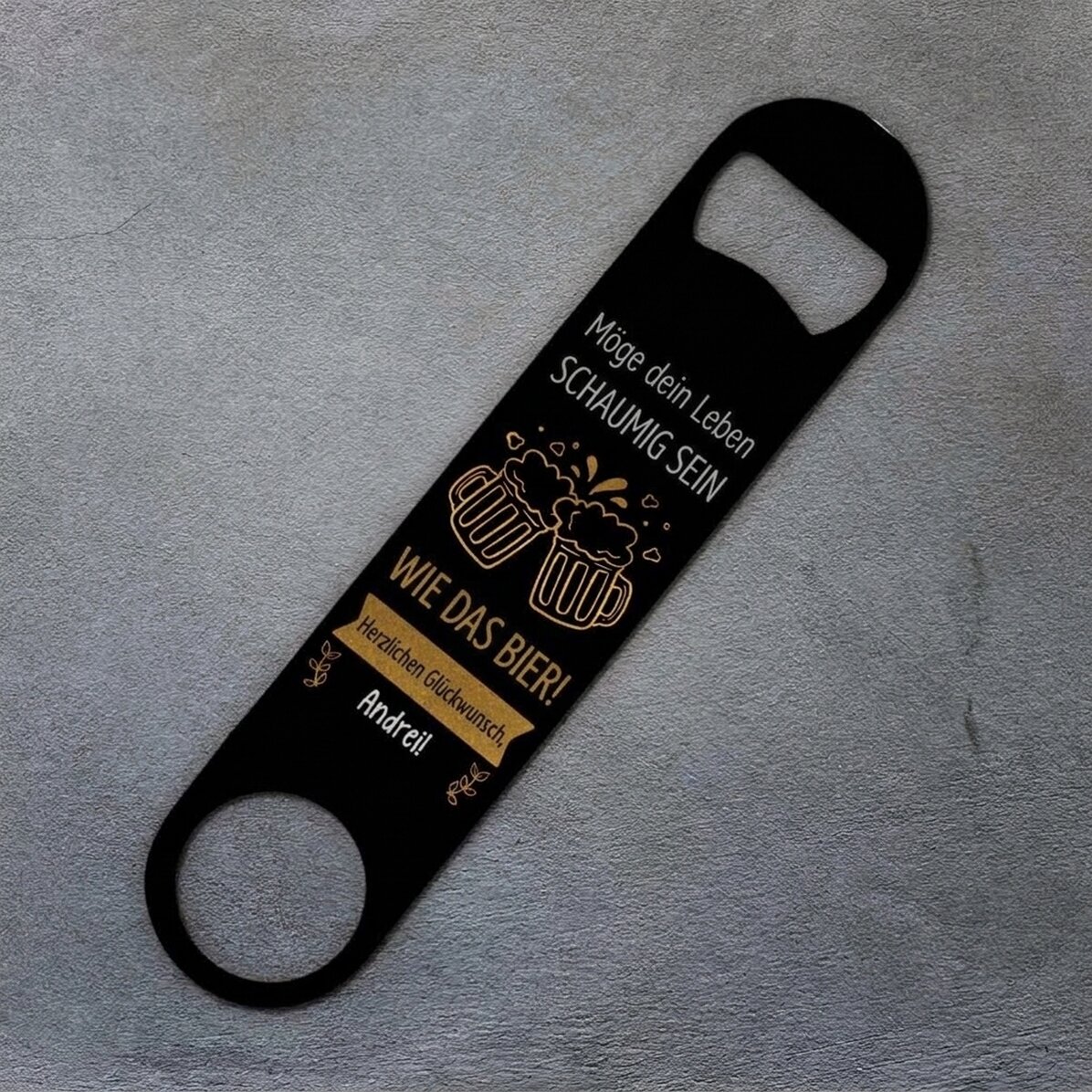 Personalisierter Bieröffner mit Aufschrift – Herzlichen Glückwunsch zum Geburtstag!