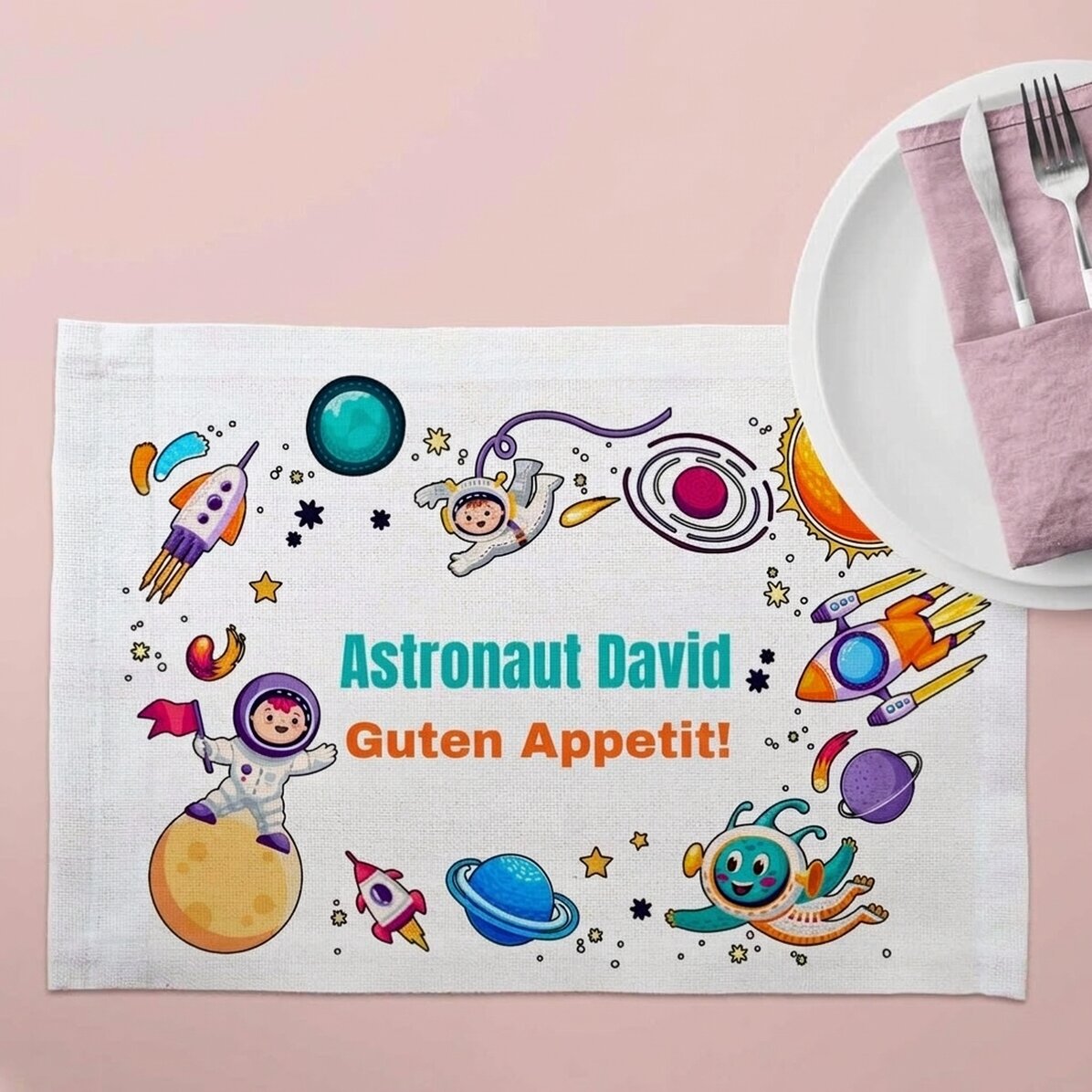 Personalisierter Tellerhalter mit Schriftzug – Astronaut
