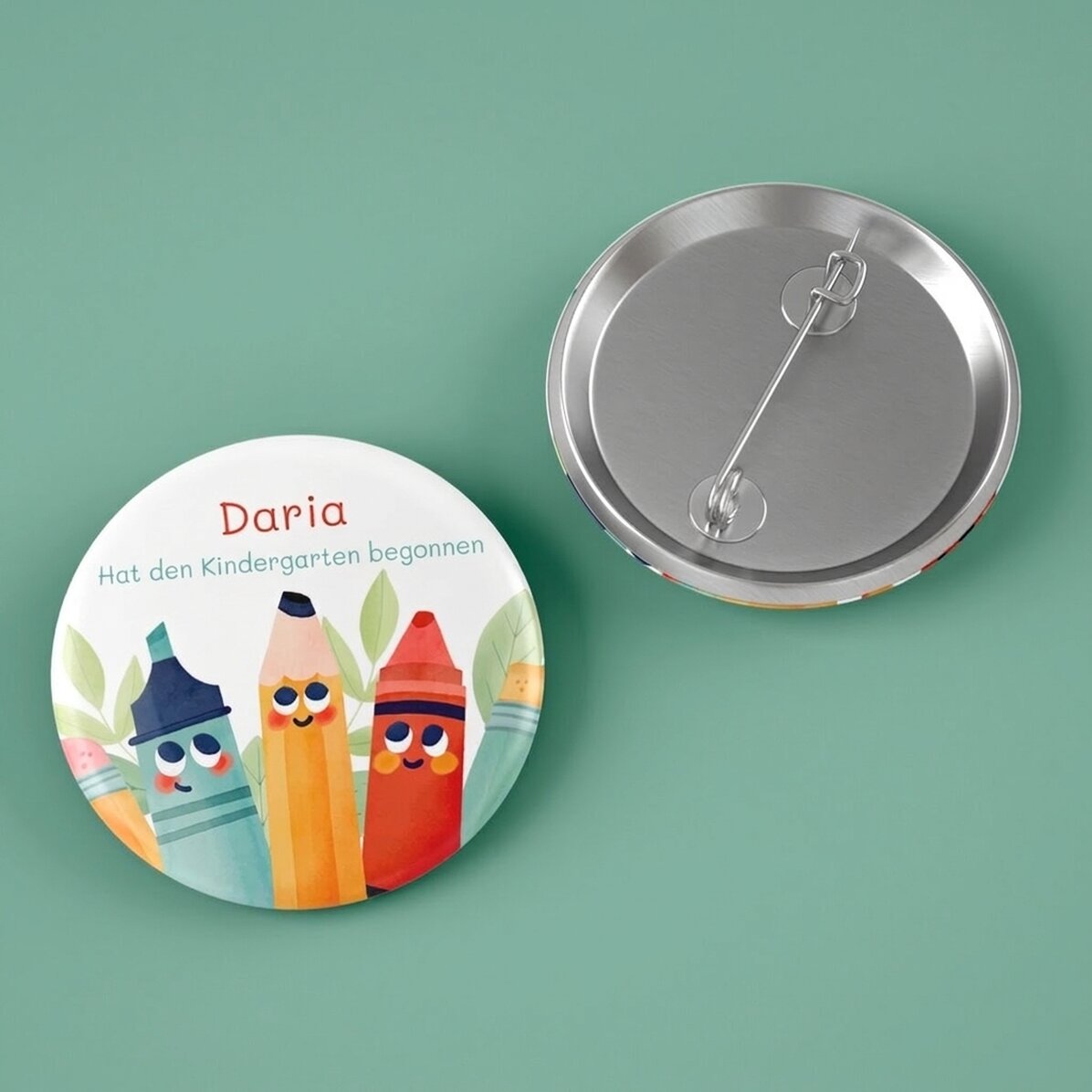 Personalisiertes Button mit Namen und Text – Bleistifte