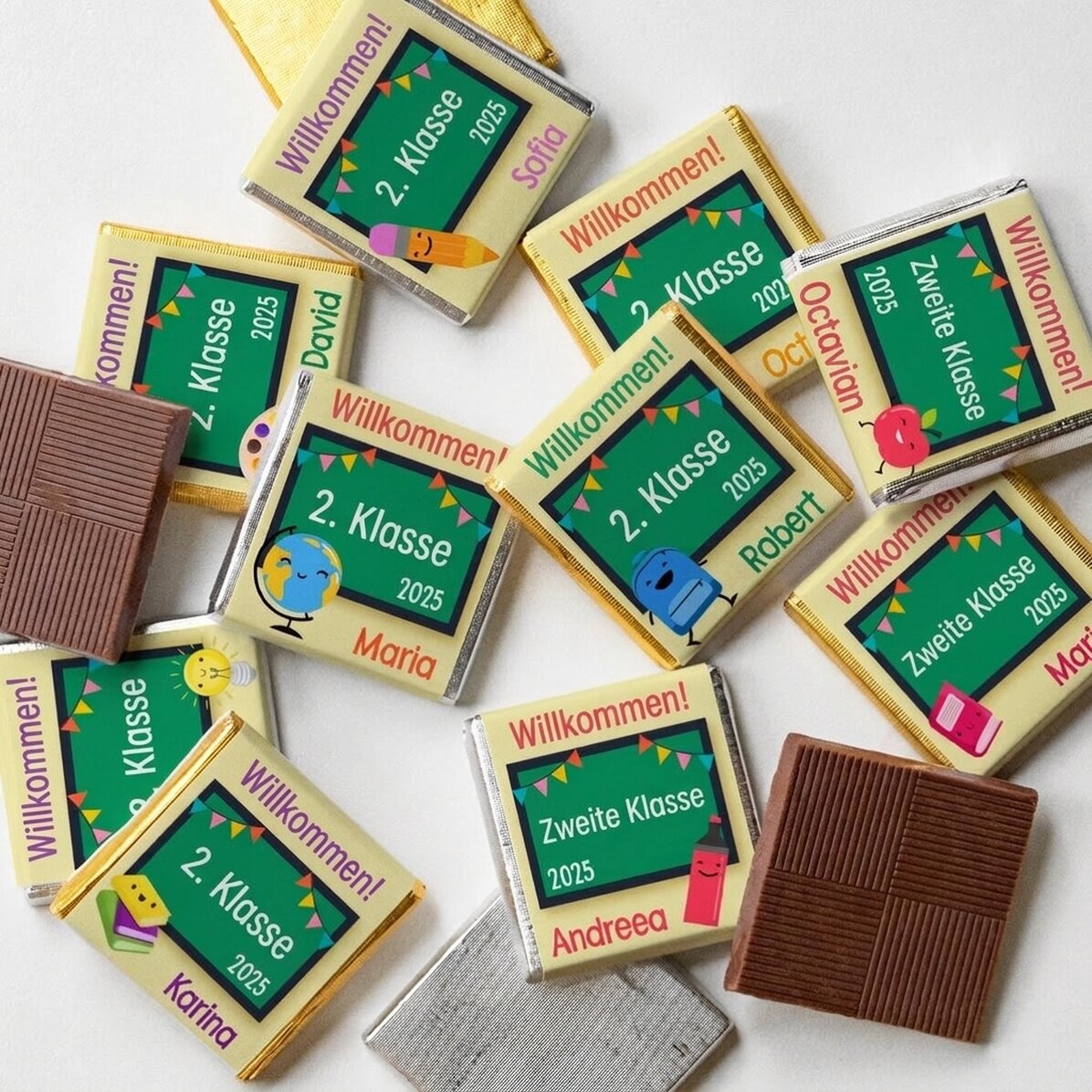 Set mit 10 personalisierten Mini-Pralinen mit der Aufschrift „Willkommen!“