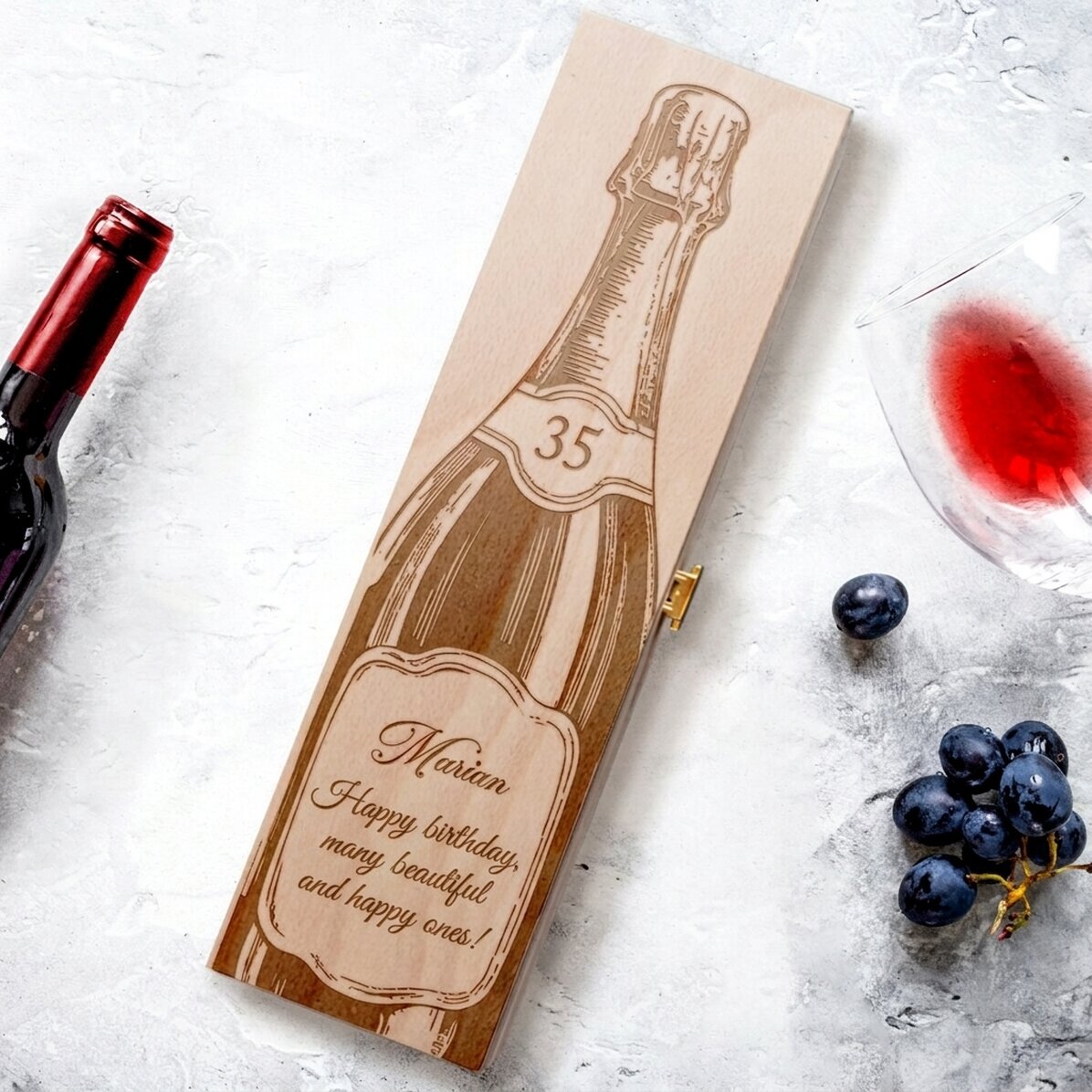 Personalisierte Weinkiste mit Text – Weinflasche