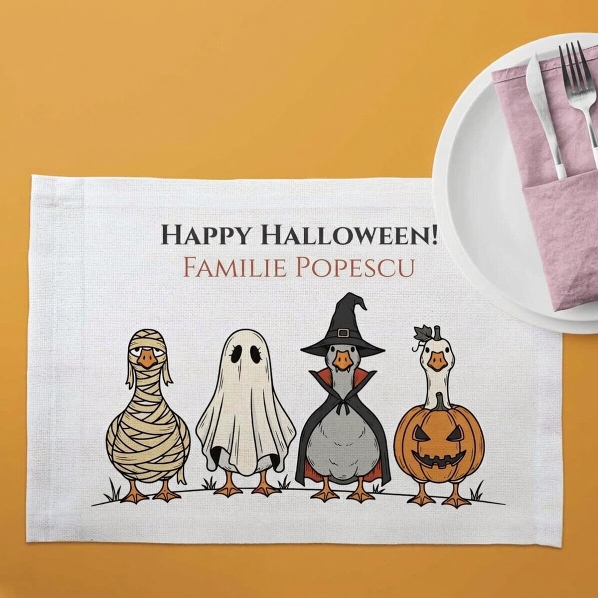 Personalisierter Tellerhalter mit Text – Halloween