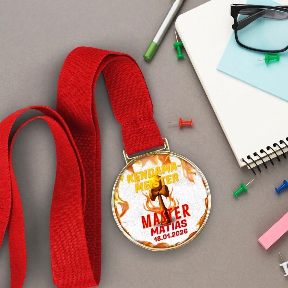Personalisierte Medaille mit Text – Kendama Master