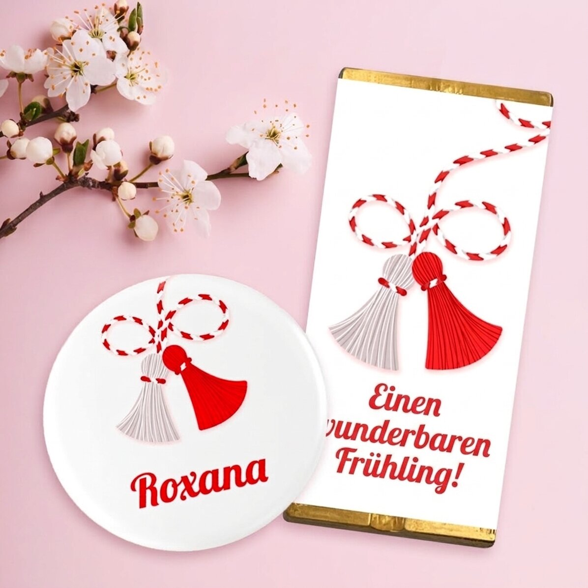 Martisor-Geschenkset mit Mini-Schokoladentafel und personalisiertem Anstecker mit Namen