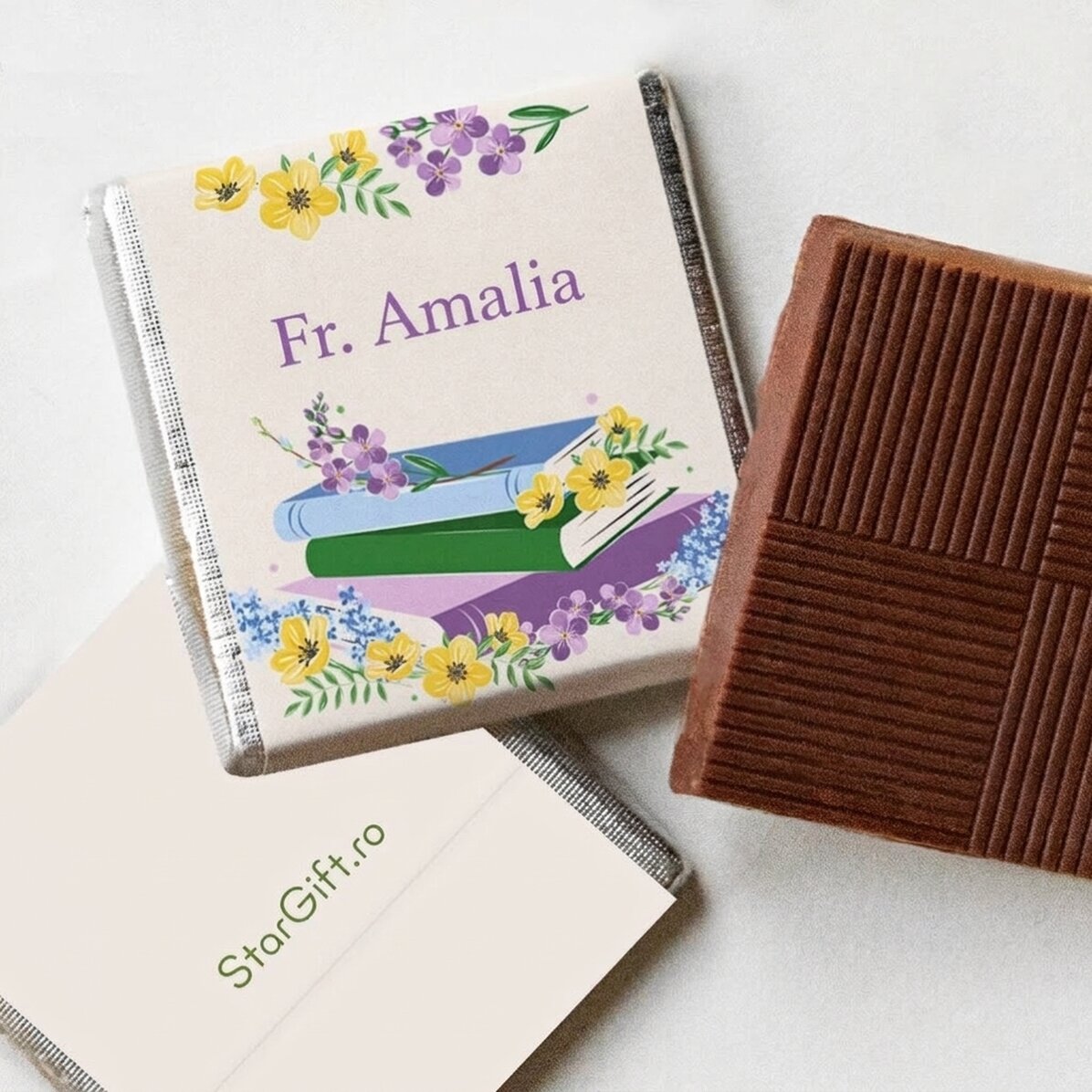 Personalisierte Mini-Schokolade mit Botschaft – Bücher und Blumen