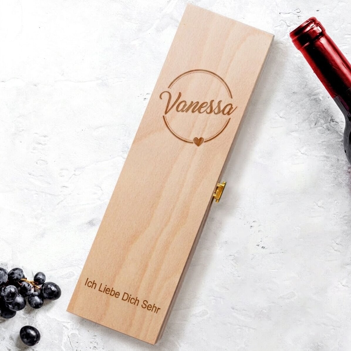 Personalisierte Weinkiste mit Namen und Text