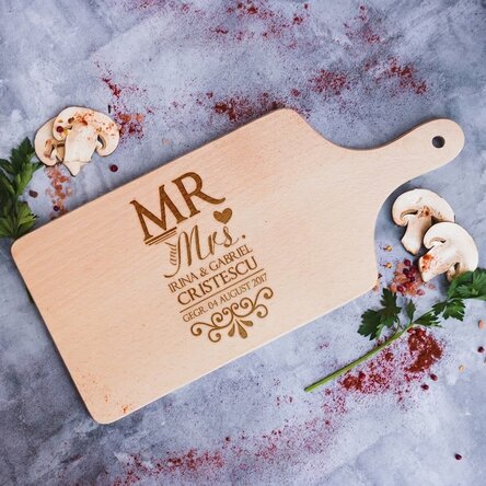 Individuell gestaltetes Schneidebrett – Mr & Mrs