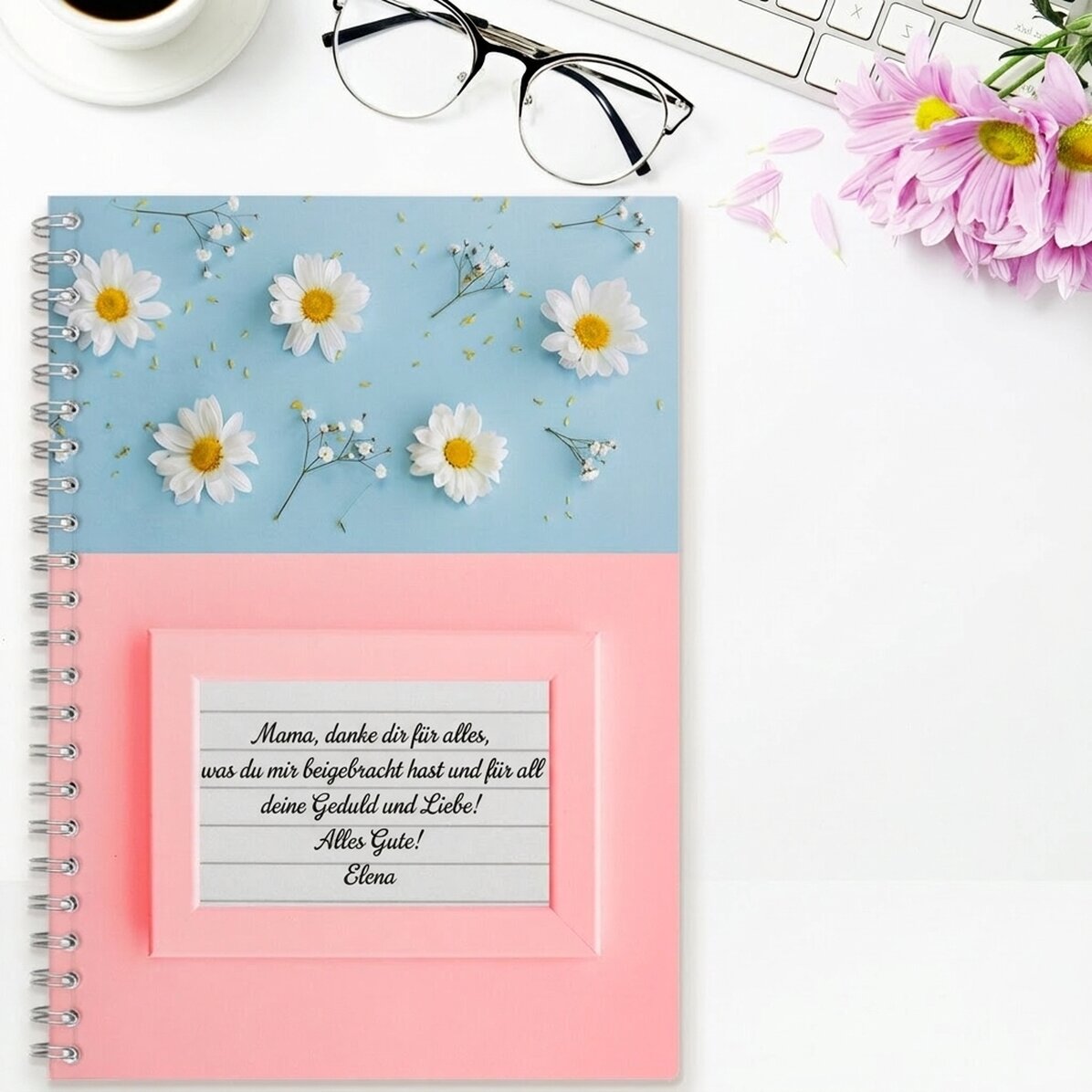Personalisiertes Notizbuch mit Text – Gänseblümchen
