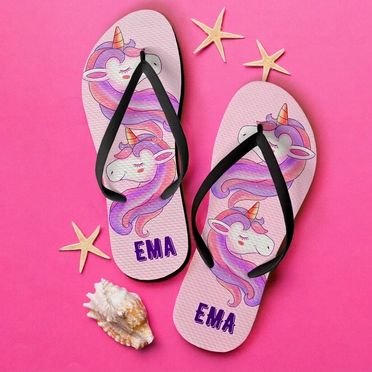 Personalisierte Flip-Flops für Kinder mit Einhorn und Schriftzug