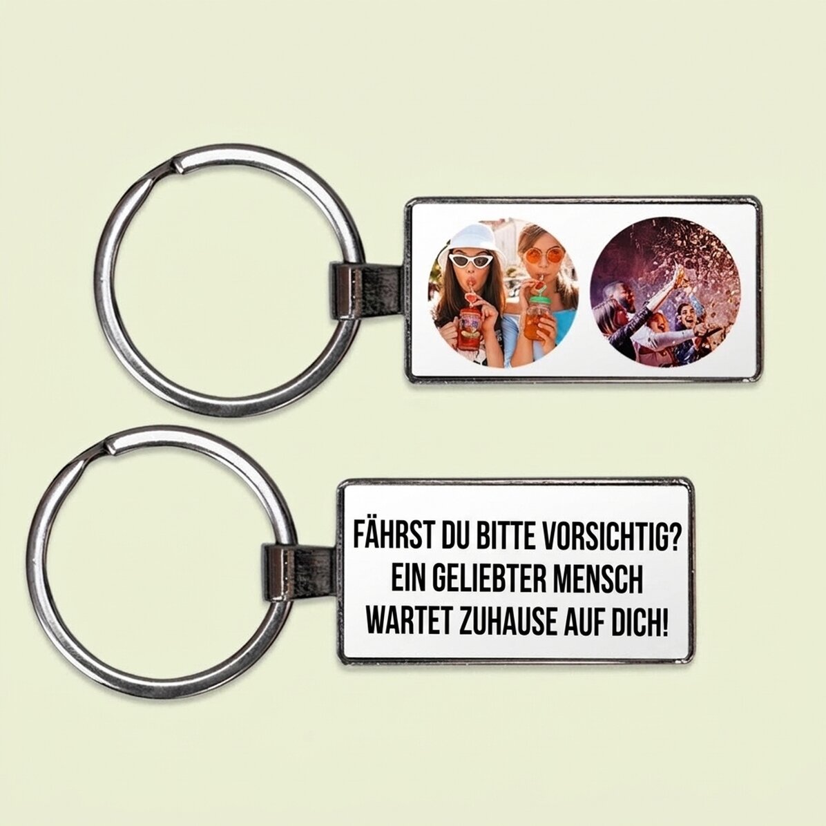 Personalisierter Schlüsselanhänger mit zwei Fotos und Text
