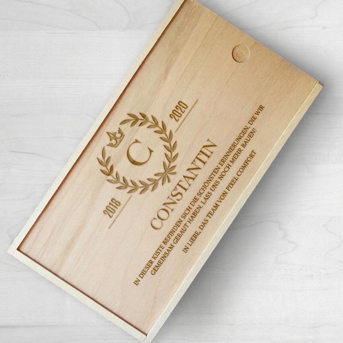 Personalisierte Geschenkbox aus Holz – Lauri