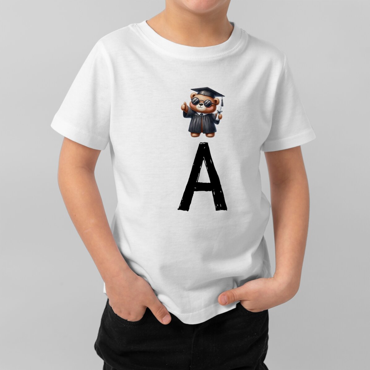 Personalisiertes Baumwoll-T-Shirt für Kinder mit Initialen – Bärchen als Schulabgänger