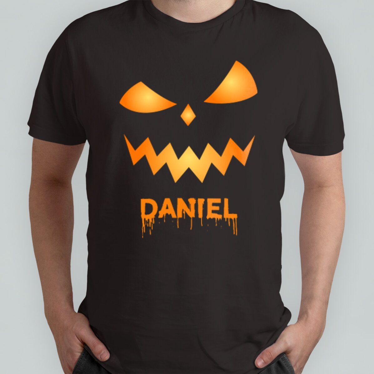 Personalisiertes Baumwoll-T-Shirt mit Namen – Scary