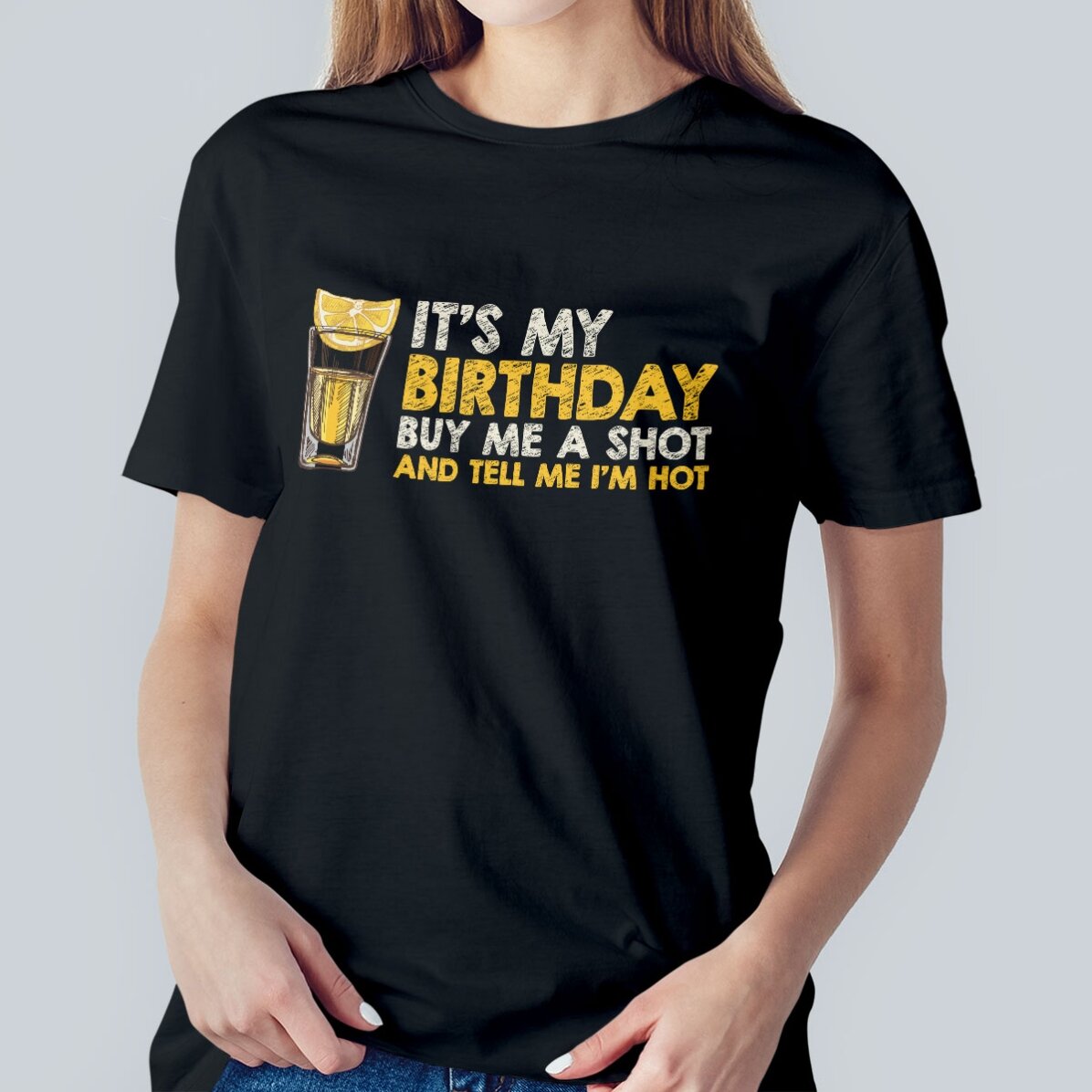 Personalisiertes Baumwoll-T-Shirt mit Aufdruck – „Buy me a shot“