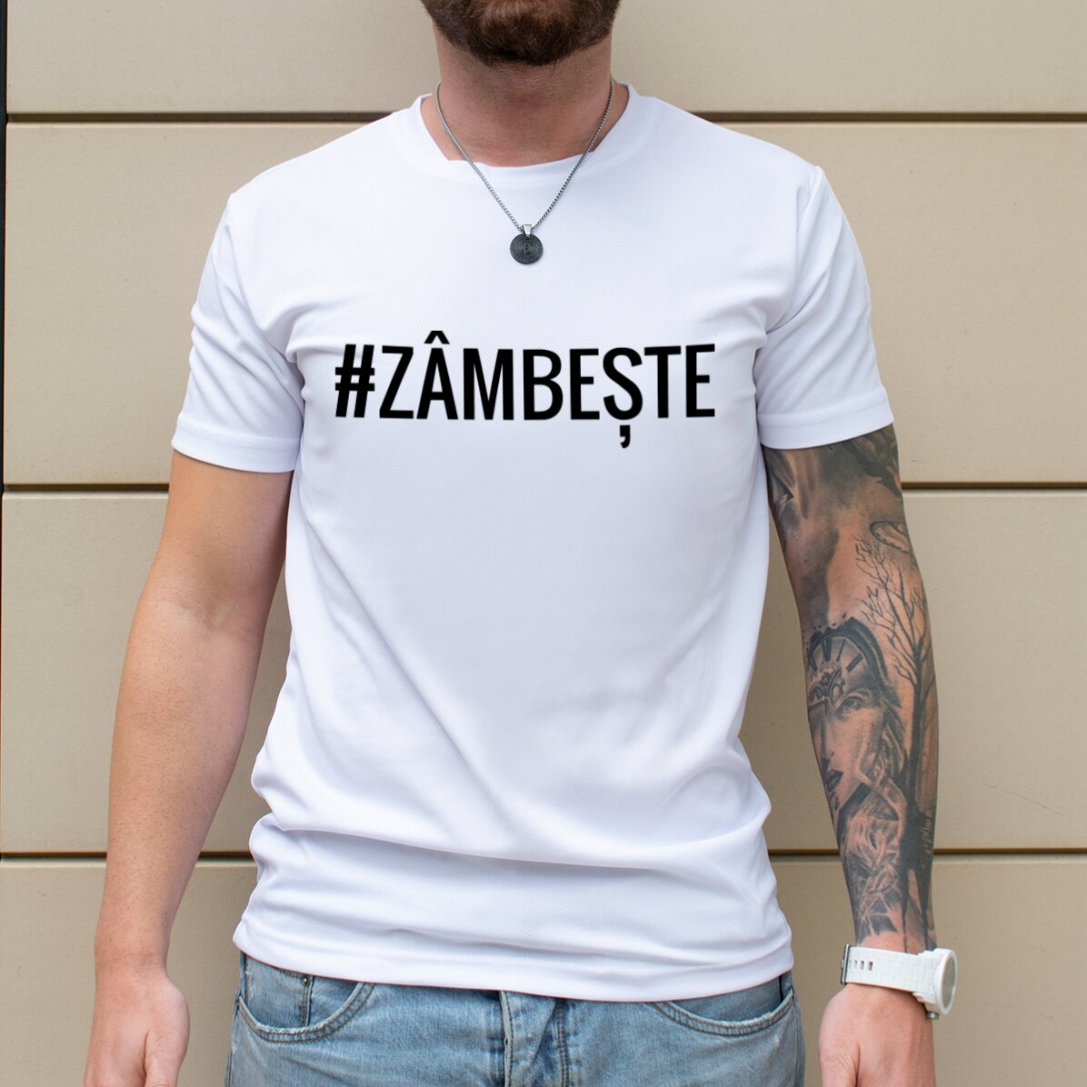 Individuell gestaltetes Sport-T-Shirt mit Aufdruck