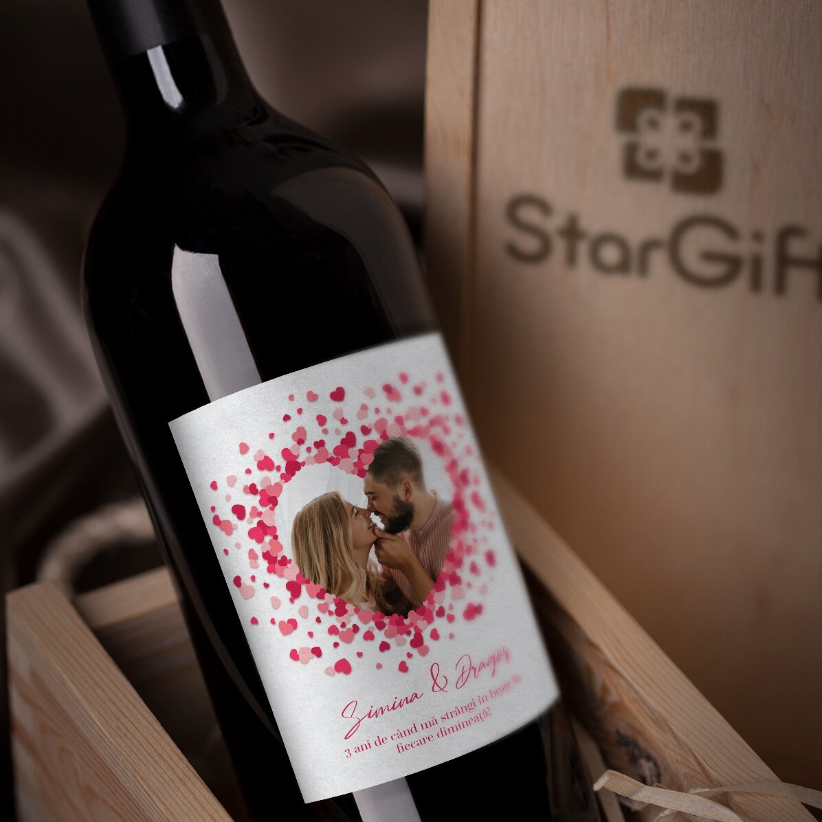 Personalisierter Wein mit einer Botschaft für Paare – Love is in the air